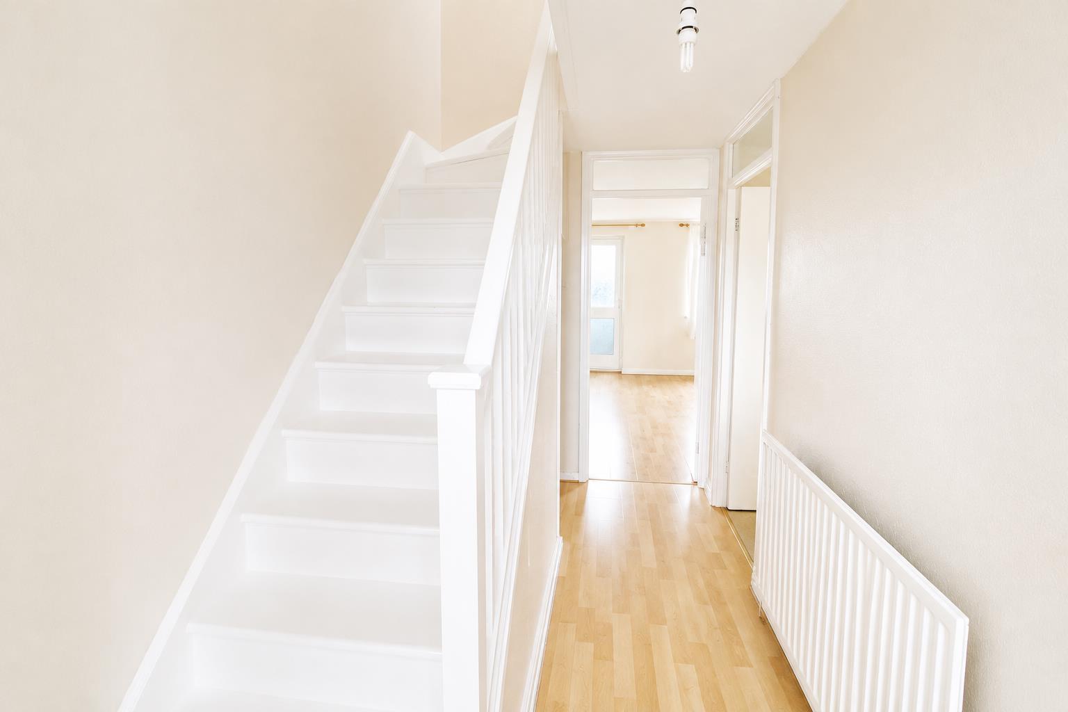27 Crestwood Court, Shropshire, SY11 1DB For Sale
